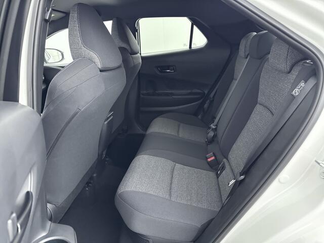 Toyota C-HR 1.8 Hybrid 140 Dynamic | Apple Carplay & Android Auto | Parkeercamera | Toyota-paasweekend