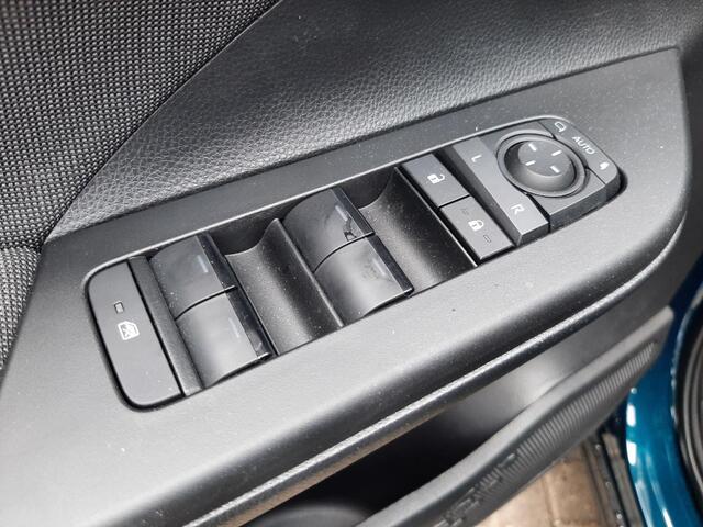 Toyota C-HR 2.0 Plug-in Hybrid 220 Dynamic | Stuur en Stoelverwarming |