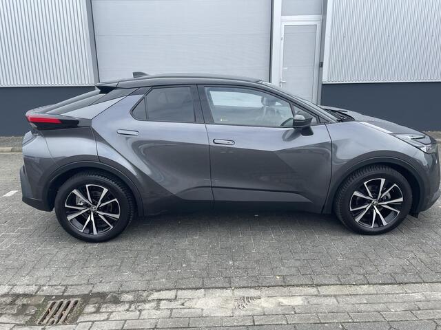 Toyota C-HR 1.8 Hybrid 140 First Edition | Groot Navigatie | All Season banden |