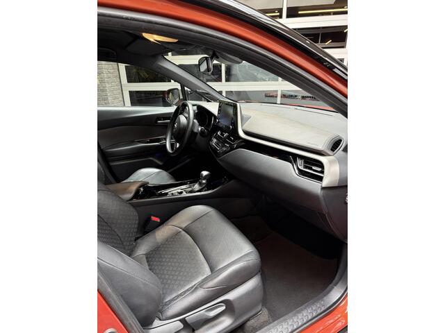 Toyota C-HR 2.0 Hybrid Launch Edition luxe uitvoering!