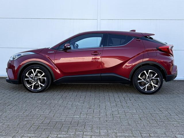 Toyota C-HR 1.8 Hybrid Style / Trekhaak ( 725 kg ) / Dealer onderhouden / Airco (automatisch) / Cruise control adaptief /