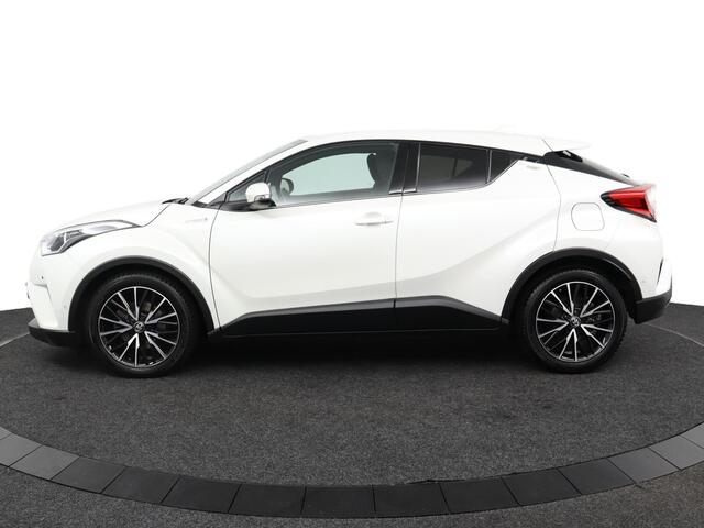 Toyota C-HR 1.8 Hybrid Style | Trekhaak | All Season Banden | Parkeersensoren | Blindspot Monitor | Stoelverwarming |