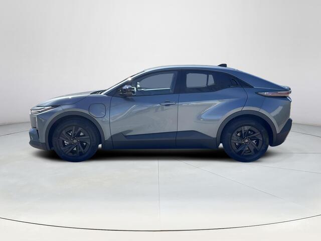 Toyota C-HR First Edition 77 kWh **MINERAL METALLIC/ ELEKTRISCH/ NIEUWE AUTO**