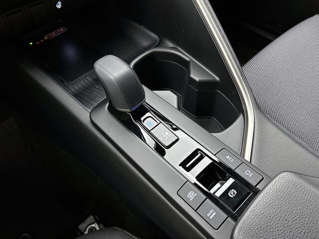 Toyota C-HR 2.0 Plug-in Hybrid 220 Executive Bi-Tone | Winter Pakket | Elektrische Stoel | Blindspot | Onderweg-naar-dealer