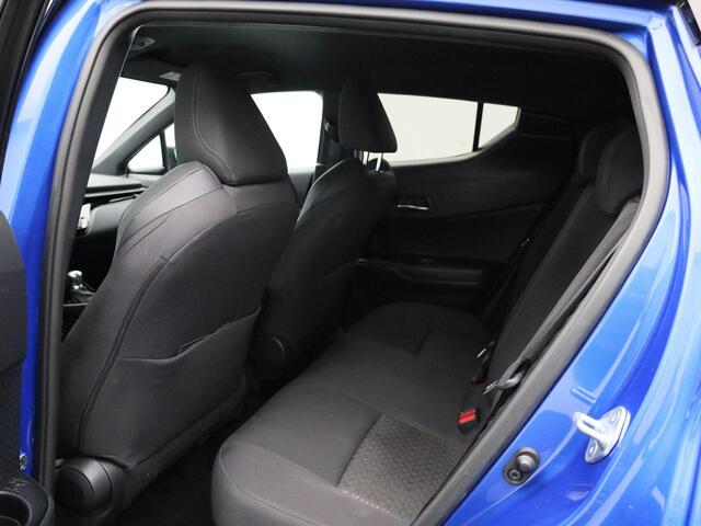 Toyota C-HR 1.8 Hybrid Business Plus | Climate Control / ECC | Licht metalen velgen 18 inch | Cruise control Adaptive | Connectiviteit, Navigatie | Half lederen bekleding zwart | Stoelverwarming | Xenon koplampen | Park Distance Control voor en achter | Achteruitrijc
