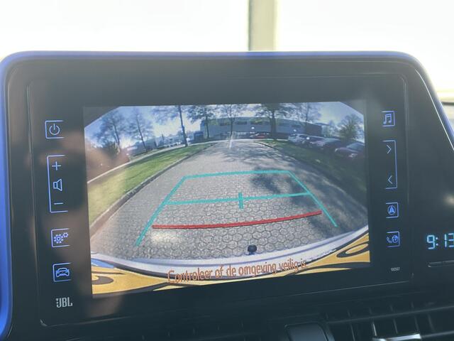Toyota C-HR 1.8 Hybrid Bi-Tone Plus / JBL Audio / Trekhaak / Adaptief Cruise Control / Achteruitrijcamera / Climate Control / Navigatie / Parkeersensoren / 18'' LM Velgen /