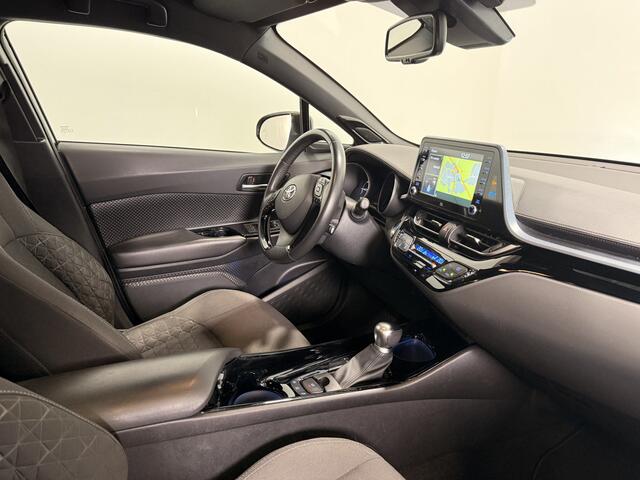Toyota C-HR 2.0 Hybrid First Edition | 184 pk motor | Apple Carplay |