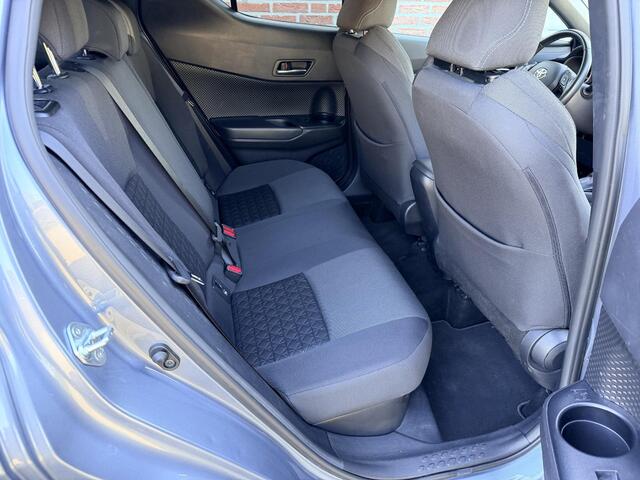Toyota C-HR 1.8 Hybrid Style *Navi*All-weather banden*