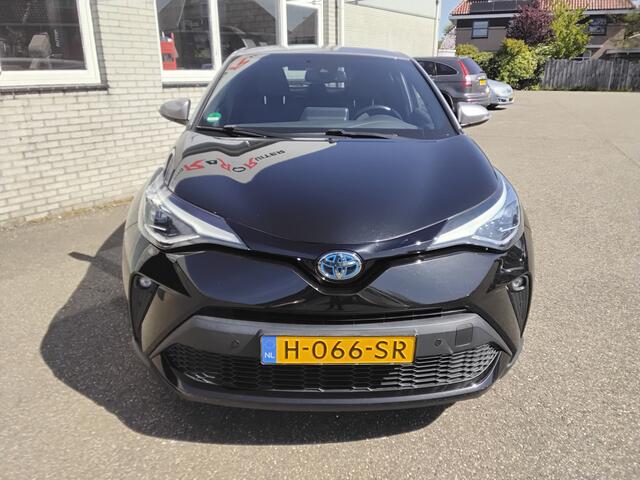 Toyota C-HR 2.0 Hybrid First Edition two tone