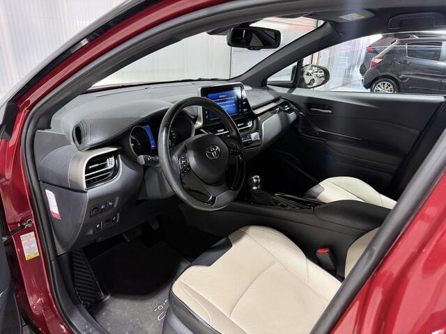 Toyota C-HR 1.8 Hybrid Dynamic Sport | Afn. Trekhaak | Leren Bekleding | Stoel/Stuur Verwarming | Parkeersensoren V+A |