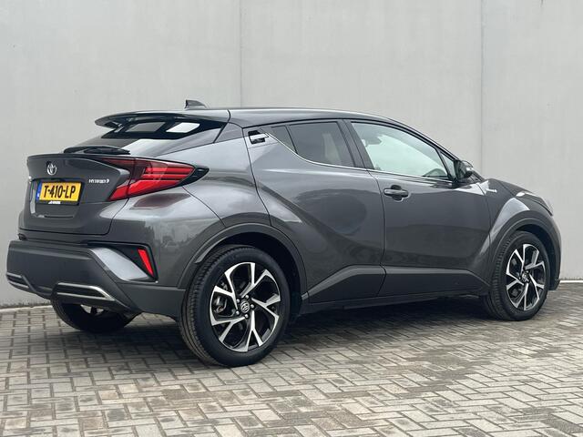 Toyota C-HR 2.0 Hybrid Dynamic / Adaptieve Cruise Control / Airco / Navigatie Dmv Apple Carplay & Android Auto / Stoel,-Stuur Verwarming / Dodehoek detectie / Dab / Parkeersensoren Voor & Achter / Achteruitrij Camera /