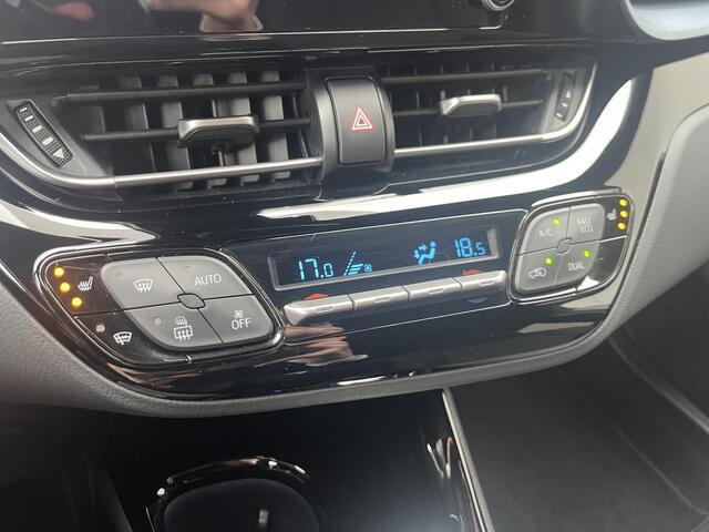 Toyota C-HR 2.0 Hybrid Dynamic / Adaptieve Cruise Control / Airco / Navigatie Dmv Apple Carplay & Android Auto / Stoel,-Stuur Verwarming / Dodehoek detectie / Dab / Parkeersensoren Voor & Achter / Achteruitrij Camera /