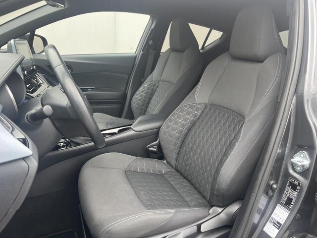 Toyota C-HR 2.0 Hybrid Dynamic / Adaptieve Cruise Control / Airco / Navigatie Dmv Apple Carplay & Android Auto / Stoel,-Stuur Verwarming / Dodehoek detectie / Dab / Parkeersensoren Voor & Achter / Achteruitrij Camera /