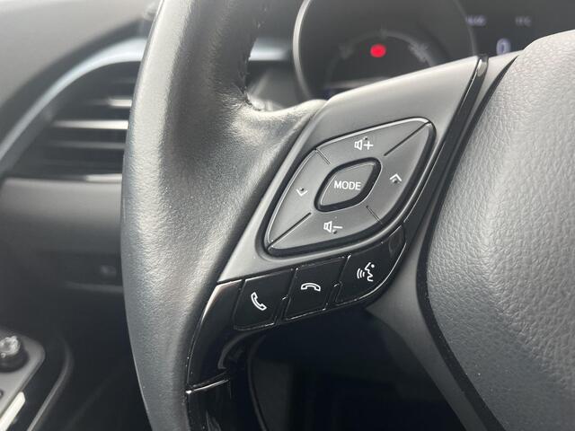Toyota C-HR 2.0 Hybrid Dynamic / Adaptieve Cruise Control / Airco / Navigatie Dmv Apple Carplay & Android Auto / Stoel,-Stuur Verwarming / Dodehoek detectie / Dab / Parkeersensoren Voor & Achter / Achteruitrij Camera /
