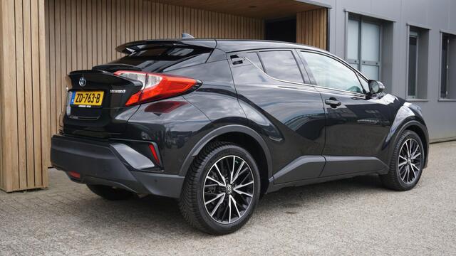 Toyota C-HR 1.8 122pk Hybrid Executive H-Leder Keyless LED 17inch LM Stoel & Stuur V.W. Navi A-Camera 52777km!