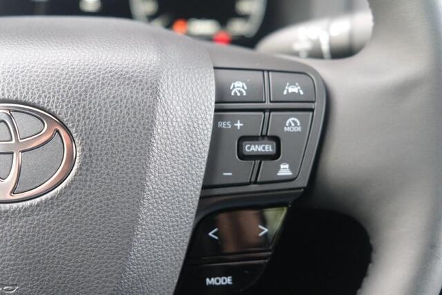 Toyota C-HR 2.0 Plug-in Hybrid 220pk Dynamic | Navi | App Connect | Climate | Adaptive Cruise | Camera | Keyless | Dodehoek | Winter Pakket