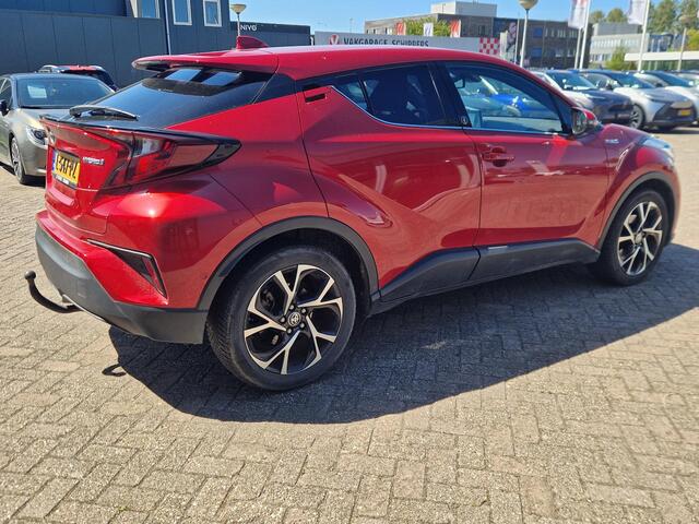 Toyota C-HR 1.8 Hybrid Dynamic Trekhaak Stoel en stuur verwarming slechts 50000 km!