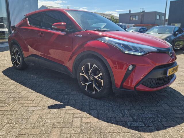 Toyota C-HR 1.8 Hybrid Dynamic Trekhaak Stoel en stuur verwarming slechts 50000 km!