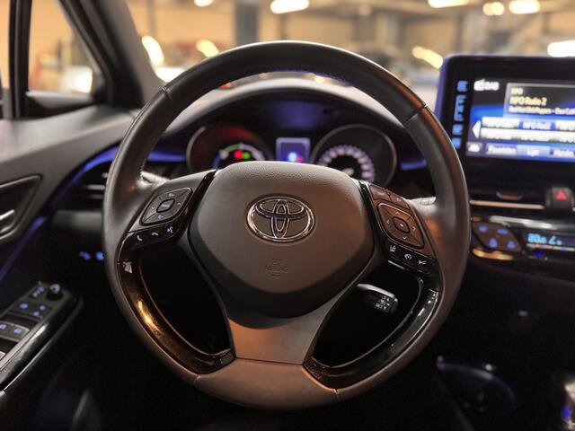 Toyota C-HR 1.8 Hybrid Automaat Bi-Tone Navi Camera lederen Bekleding Stoelverwarming Adap Cruise NL-Auto