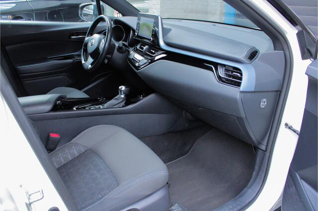 Toyota C-HR 1.8 Hybrid Style |stoelverwarming|parkeersensoren|Apple/Android|navigatie|