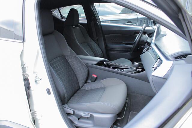 Toyota C-HR 1.8 Hybrid Style |stoelverwarming|parkeersensoren|Apple/Android|navigatie|
