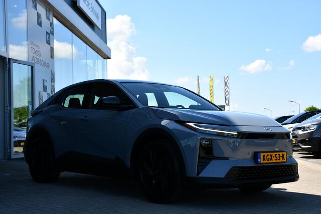 Toyota C-HR Dynamic Limited Edition 57.7 kWh 167pk | Nieuw | Snel leverbaar | Warmtepomp |