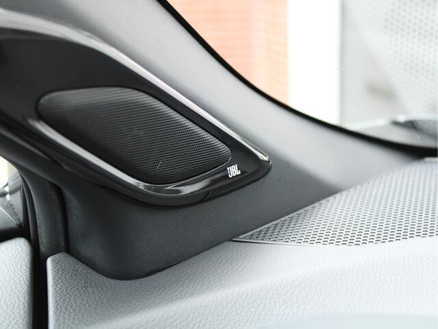 Toyota C-HR 1.8 Hybrid Dynamic Automaat /NAVI/ACC/Camera/PDC/Stoelverw./LED/JBL Sound/Lane assist/DAB+/NAP!