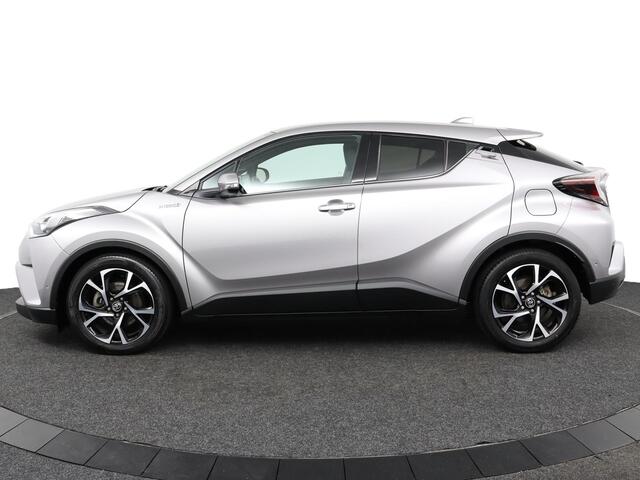 Toyota C-HR 1.8 Hybrid Style | Camera | Stoel / Stuurverwarming | Lederen bekleding | Navigatie |