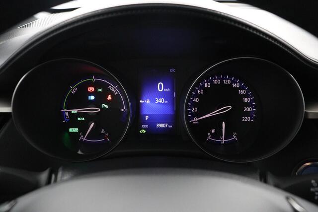 Toyota C-HR 1.8 Hybrid Style | Camera | Stoel / Stuurverwarming | Lederen bekleding | Navigatie |
