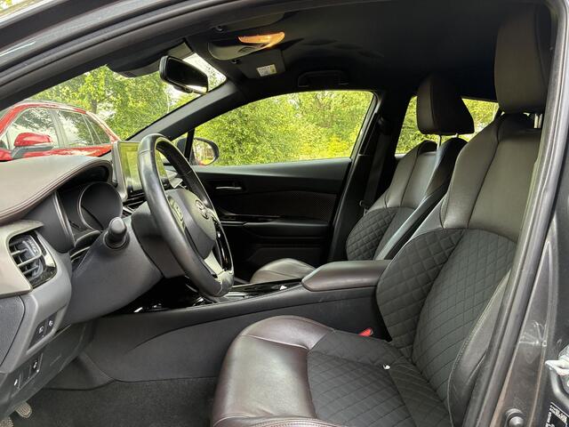 Toyota C-HR 1.8 Hybrid Executive | Trekhaak | Achteruitrijcamera | Navigatie