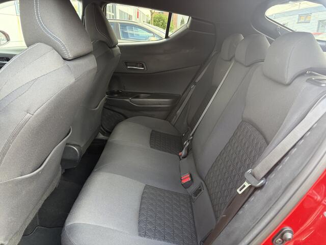 Toyota C-HR 2.0 Hybrid First Edition 184PK Trekhaak NL Auto Dealer Onderhouden JBL PDC BSM Bi-Tone