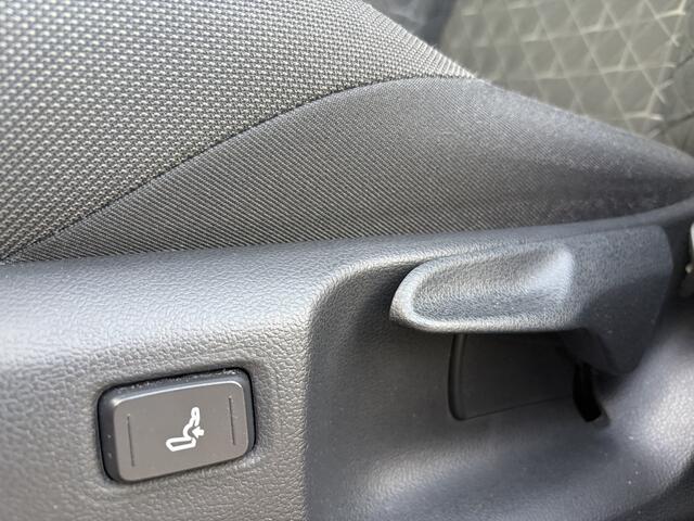 Toyota C-HR 2.0 Hybrid First Edition 184PK Trekhaak NL Auto Dealer Onderhouden JBL PDC BSM Bi-Tone