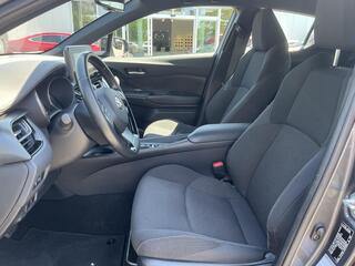 toyota-c-hr-1.8-hybrid-active--nav
