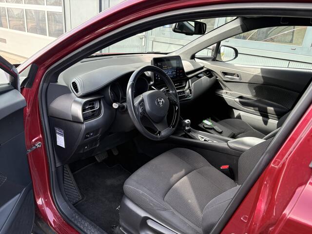 Toyota C-HR 1.8 VVT-i Hybrid Dynamic Automaat CAMERA/NAVI/CLIMA/ADAPT.CRUISE