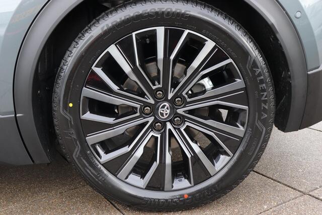 Toyota C-HR Executive AWD 77 kWh, Inruilpremie ¤3.000,-, 22kW AC, Licht Grijs interior, BSM, Bi-Tone, 360 graden camera!