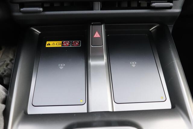 Toyota C-HR Executive AWD 77 kWh, Inruilpremie ¤3.000,-, 22kW AC, Licht Grijs interior, BSM, Bi-Tone, 360 graden camera!
