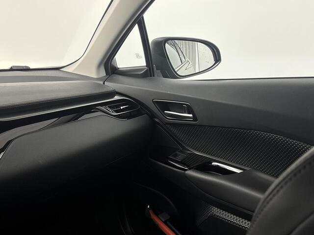 Toyota C-HR 1.8 Hybrid Dynamic | Camera | Navigatie | Carplay / Android Auto |