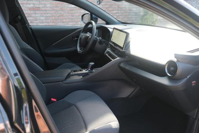 Toyota C-HR 2.0 Plug-in Hybrid 220pk Dynamic | Navi | App Connect | Climate | Adaptive Cruise | Camera | Keyless | Dodehoek | Winter Pakket