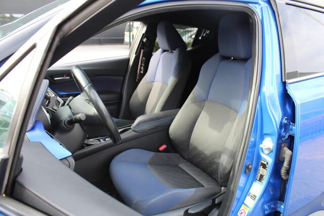 Toyota C-HR 1.8 Hybrid Bi-Tone Dynamic Sport | Camera | Trekhaak
