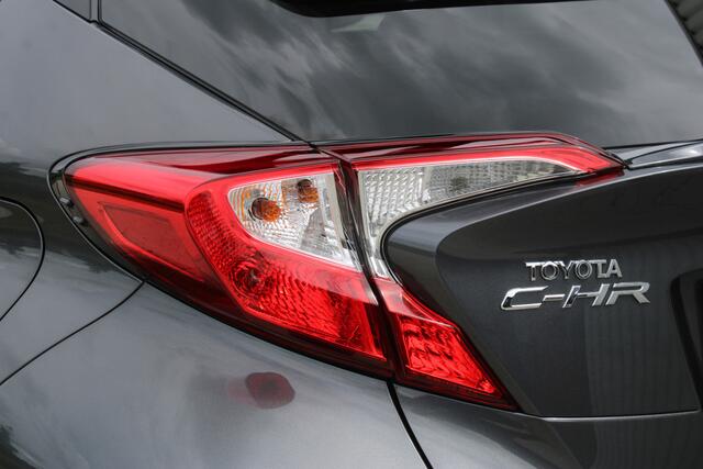 Toyota C-HR 1.8 Hybrid Business Intro | Incl. 12 maanden garantie | Adaptieve cruise control | Stoel/stuurverwarming | Parkeercamera | Navigatie | DAB radio | Lane assist |