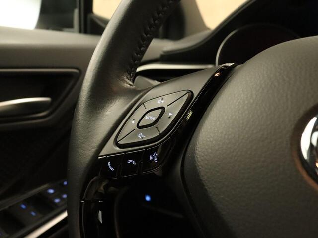 Toyota C-HR 1.8 Hybrid Style - ORIGINEEL NEDERLANDSE AUTO - CRUISE CONTROL ADAPTIEF - PARKEERSENSOREN VOOR + ACHTER - DODEHOEKDETECTIE - LICHTMETALEN VELGEN 18 INCH - NAVIGATIE FULL MAP - STOELVERWARMING VOORZIJDE - EXTRA GETINT GLAS