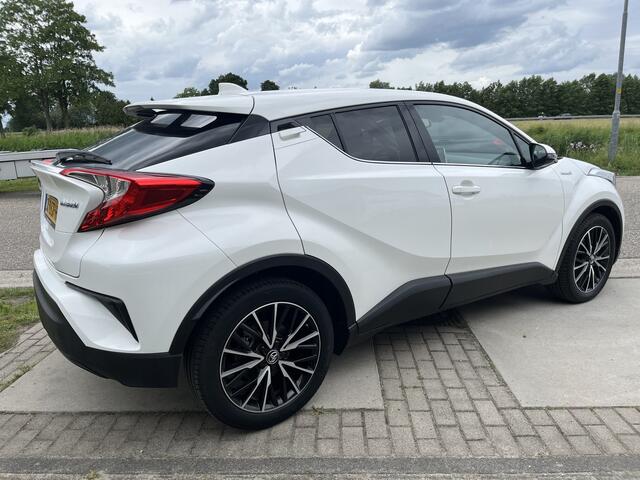 Toyota C-HR 1.8 Hybrid Dynamic / Automaat / Camera / Climate / Stoelverw. / 18'' LMV / LED /