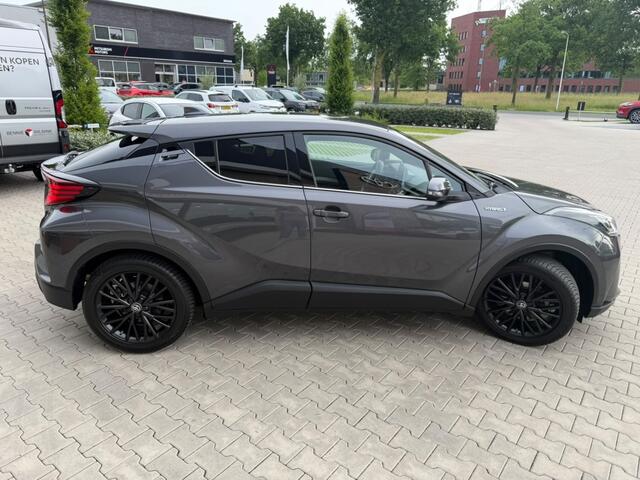Toyota C-HR 2.0 Hybrid First Edition | Trekhaak | Blindspot | All Seasons