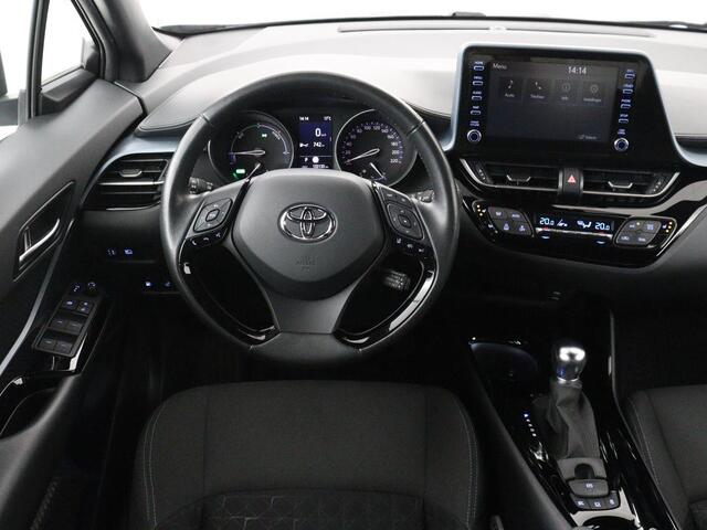 Toyota C-HR 1.8 Hybrid Executive | Trekhaak | Stuurverwarming | Adaptive cruise | Camera | Carplay | Park Assist | Stoelverwarming | Keyless | Bluetooth | Full LED | Side Assist