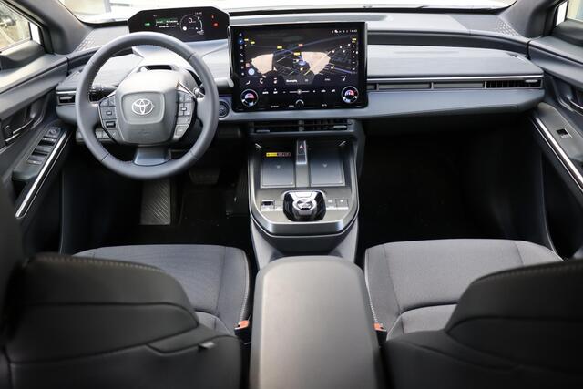 Toyota C-HR First Edition 77 kWh, Snel Leverbaar!! - Inruilpremie ¤3.000,- BSM, Apple Carplay/Android Auto, Stoel & Stuur verwarming!