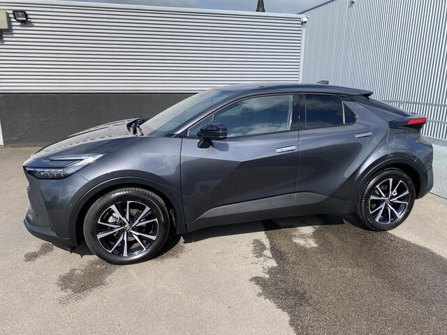 Toyota C-HR 1.8 Hybrid 140 First Edition Trekhaak, 360° camera, dodehoek detectie, Apple CarPlay/Android Auto, keyless, parkeersensoren, NL-auto!