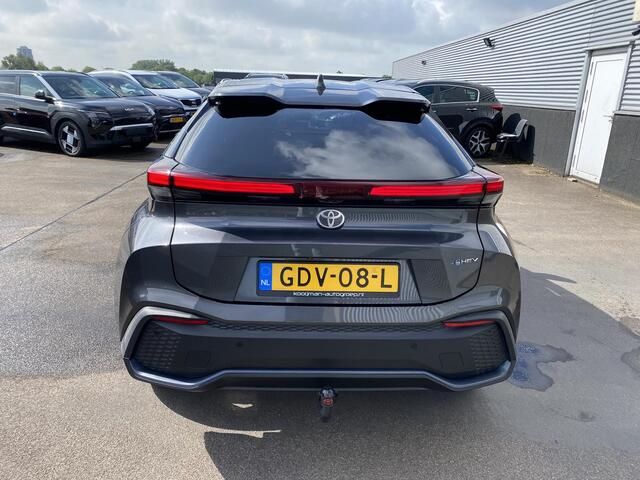 Toyota C-HR 1.8 Hybrid 140 First Edition Trekhaak, 360° camera, dodehoek detectie, Apple CarPlay/Android Auto, keyless, parkeersensoren, NL-auto!