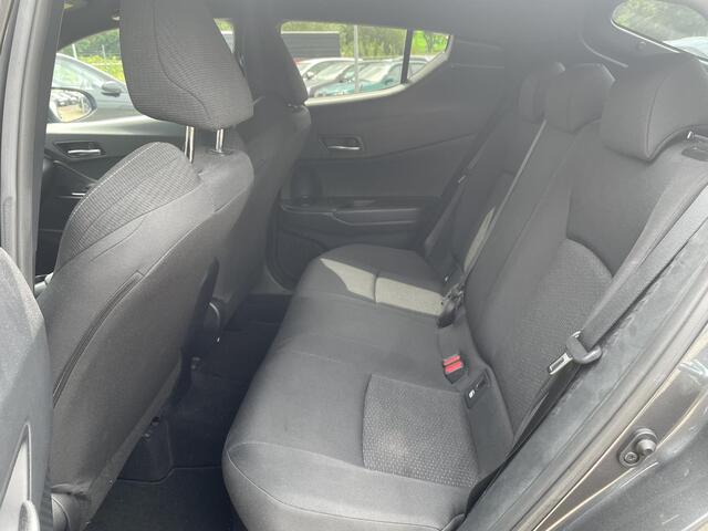 Toyota C-HR 1.8 Hybrid Style Ultimate Bi-Tone **DODE HOEK DETECTIE/ JBL AUDIO/ STUURVERWARMING**