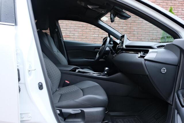 Toyota C-HR 2.0 Hybrid 184pk CVT Dynamic | Navi | App Connect | Adaptive Cruise | Keyless | Camera | Dodehoek | Winter Pakket