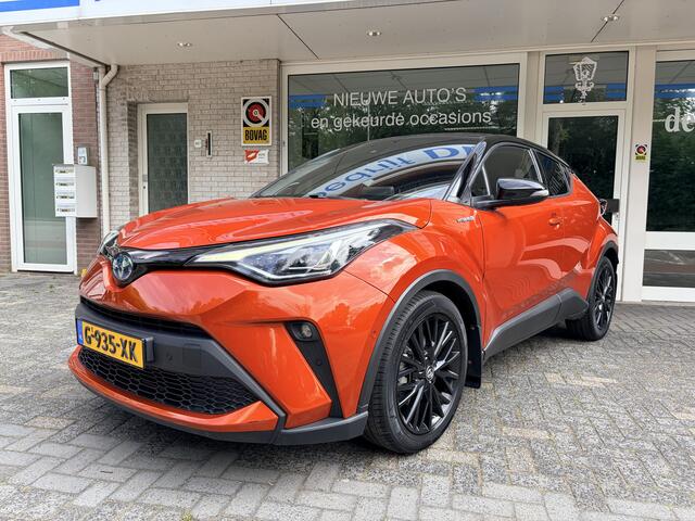 Toyota C-HR 2.0 Hybrid Launch Edition 32.000 K.M. Two Tone/Lederen bekl./Cruise contr. adapt./Dode hoek detect./Elektr. verstb. stoel/Autom. airco/JBL Audio Premium/Verw. inklpb. buitensp./Navigatie full Map/ Keyless entry+Start/LM 18 Inch